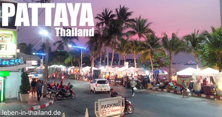 Abends am Stand von Pattaya, Thailand